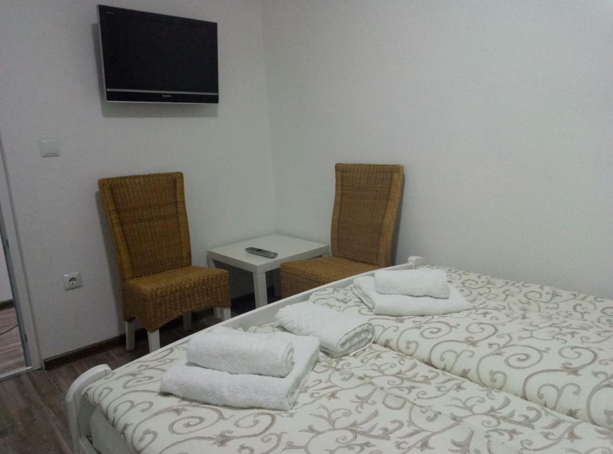 Apartments&Rooms Mido 비소코 외부 사진